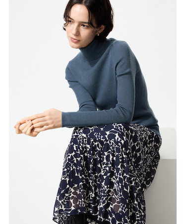 メリノリブタートルネックセーター