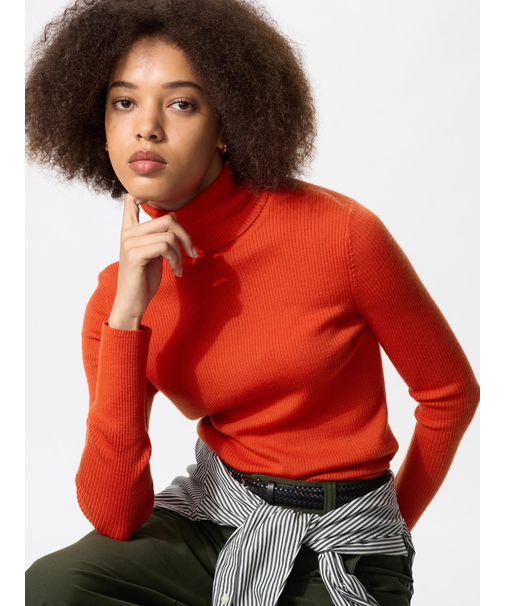 メリノリブタートルネックセーター