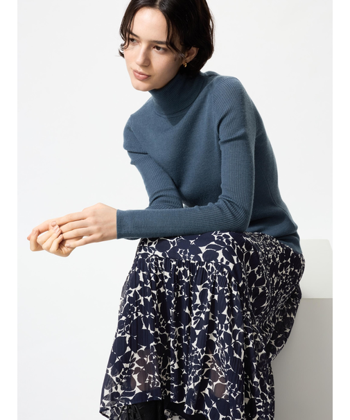 メリノリブタートルネックセーター