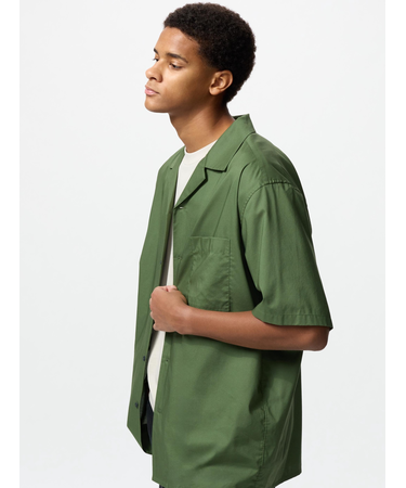 オープンカラーシャツ