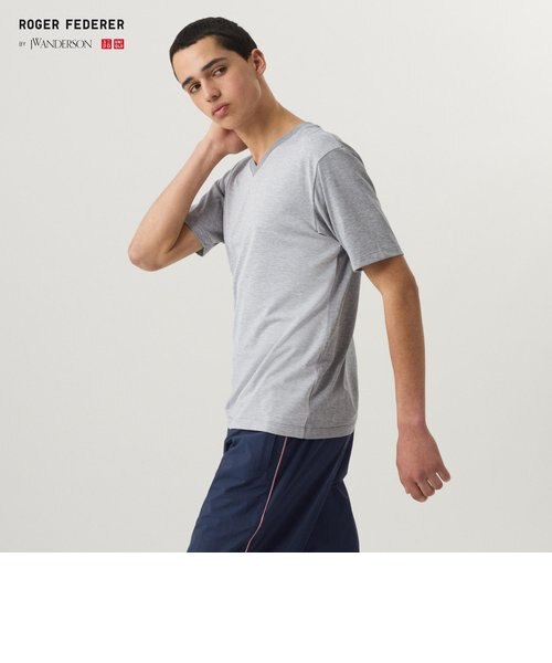 新品未使用UNIQLO フェデラーモデルホワイト Vネック Tシャツ M 新品未使用UNIQLO フェデラーモデルホワイト Vネック Tシャツ M