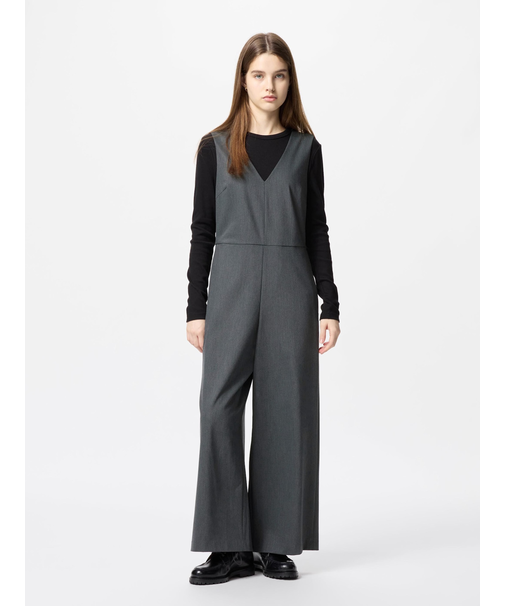 ジャンプスーツ