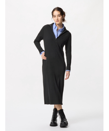 ハーフジップニットワンピース