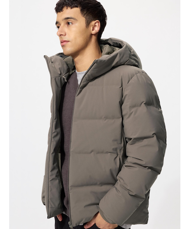 シームレスダウンパーカ