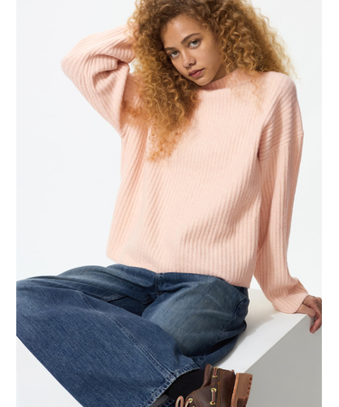 スフレヤーンモックネックセーター