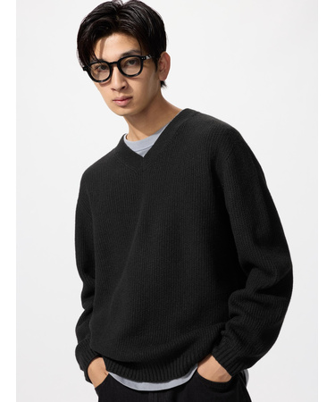 3DスフレヤーンVネックセーター