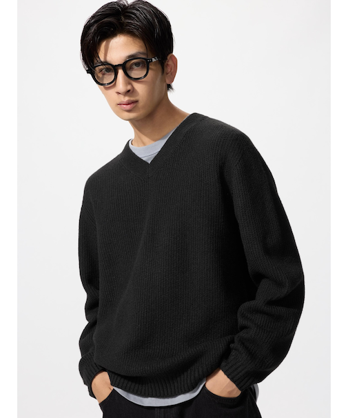 3DスフレヤーンVネックセーター