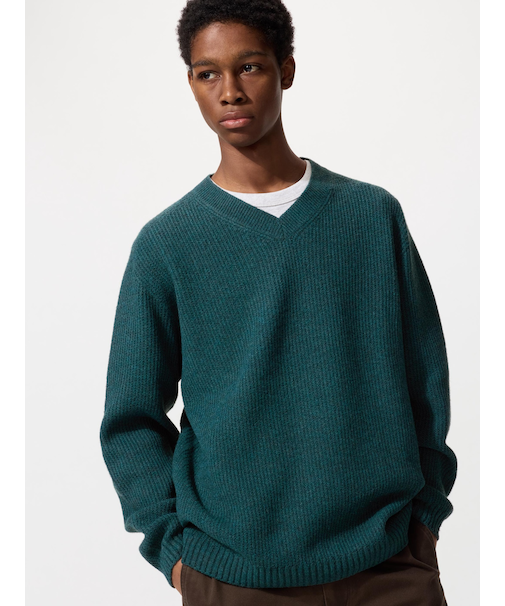 3DスフレヤーンVネックセーター