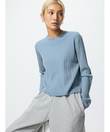 ミニケーブルクルーネックセーター