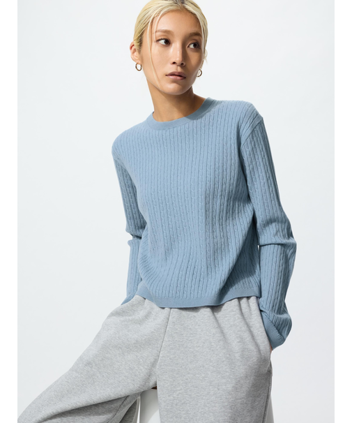 ミニケーブルクルーネックセーター