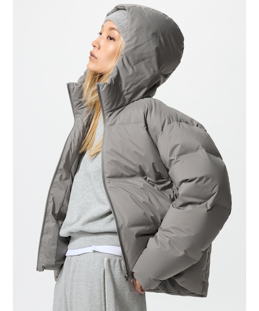 シームレスダウンパーカ