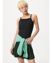 スクエアネックブラキャミソール