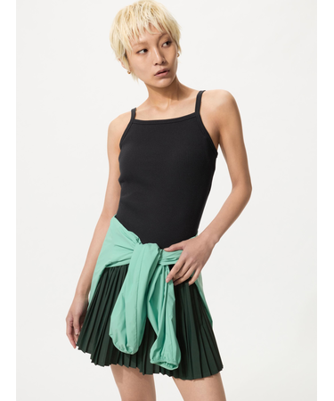 スクエアネックブラキャミソール