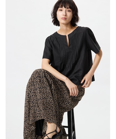 リネンブレンドキーネックブラウス