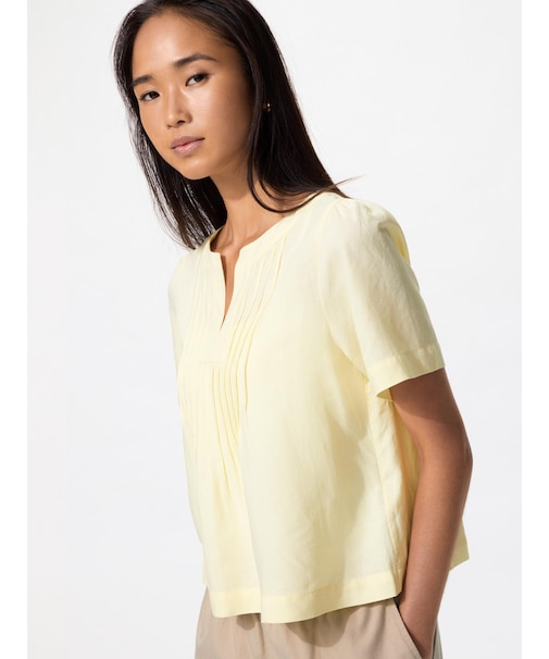 リネンブレンドキーネックブラウス