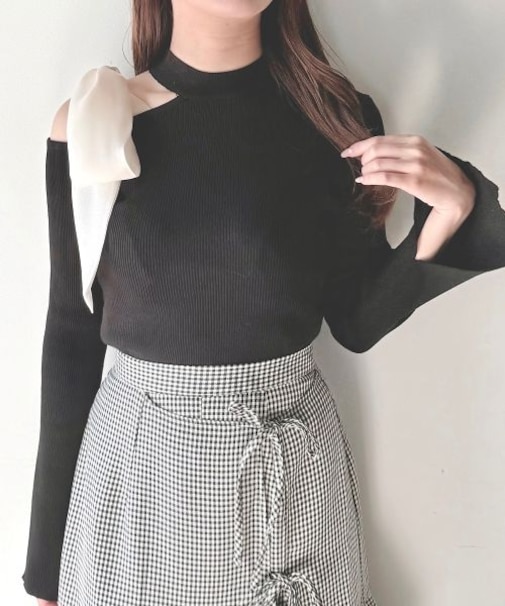 ワンショルダーオープンリボンニット