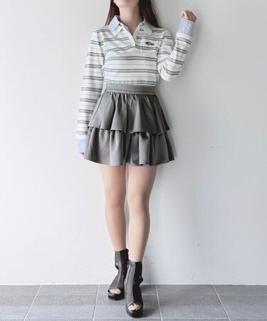 サテンフリルティアードスカート