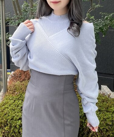 シャーリング袖カシュクールニット