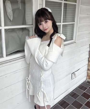 オフショルニットワンピース