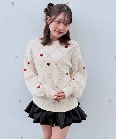 ラメ刺繍ハートニット