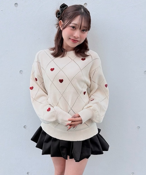 ラメ刺繍ハートニット