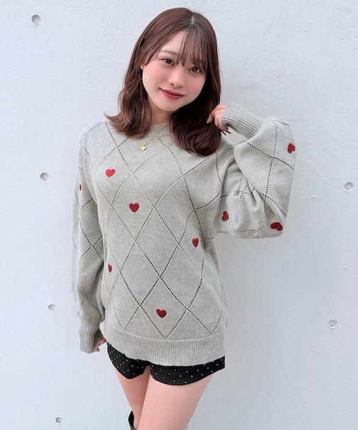 ラメ刺繍ハートニット