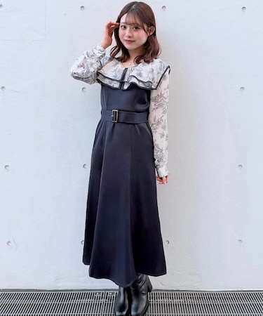 パイピングフリルカラーワンピース