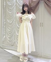 リボンオフショルワンピース