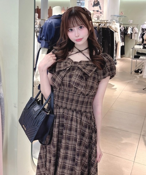【r】ワンホン オフショル リボンオフショルワンピース｜ワンウェイの通販｜&mall（アンドモール