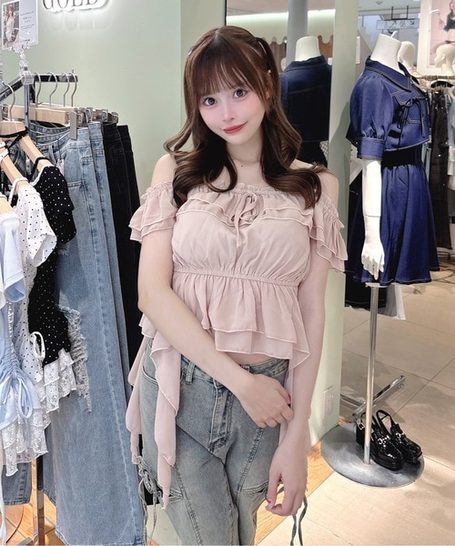 sheller シェリエ 2way オフショル　フリル　ブラウス　白 2wayフリルオフショルブラウス｜ワンウェイの通販｜&mall（アンド