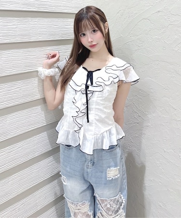 ラッフルペプラムブラウス
