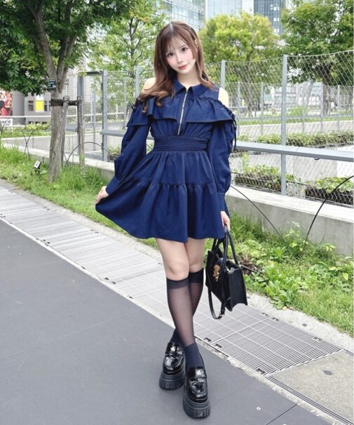 オフショルティアードワンピース