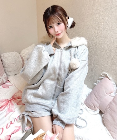 ファー付ビジューパーカー