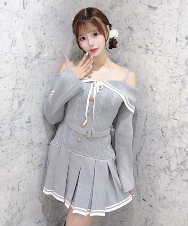オフショルプリーツニットワンピース