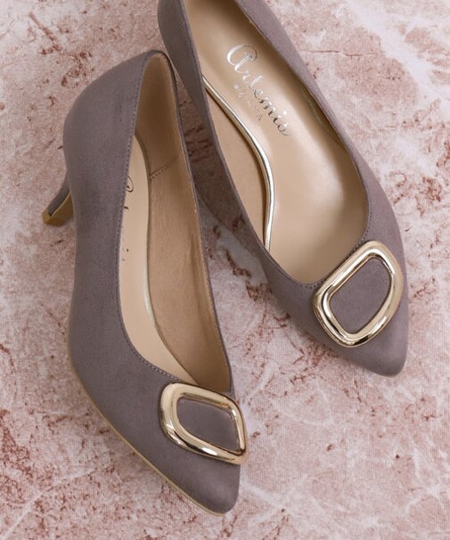 メタルバックルポインテッドトゥパンプス