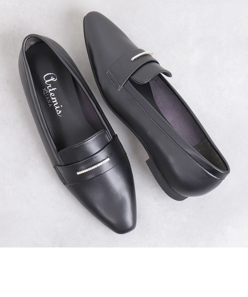 ラインストーンバー付きローファー