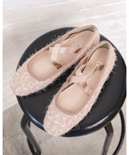 完売 ダイアナ 旬なムード♪クロスベルトのバレリーナフラット 22.5