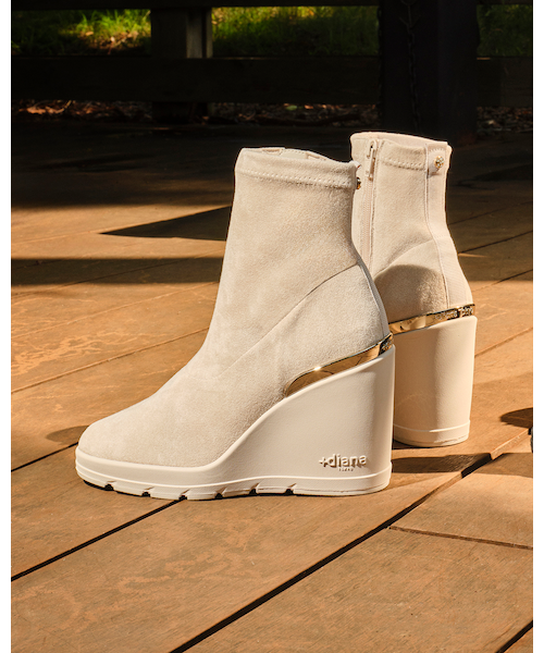 新品未使用 ＋dianaプラスダイアナ スウェードショートブーツ ウェッジソール diana（プラスダイアナ）の「【6㎝】ウェッジソール ショートブーツ