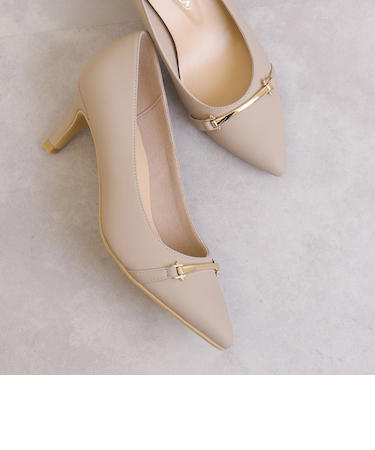 ビットモチーフ　ポインテッドトゥパンプス