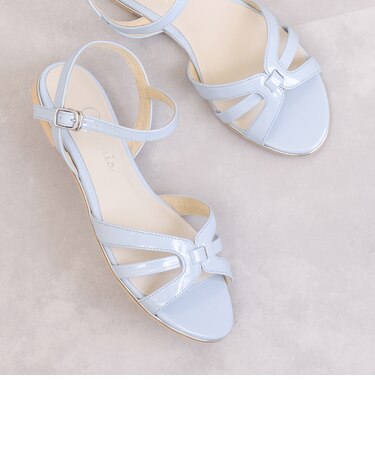 エナメルストラップフラットサンダル