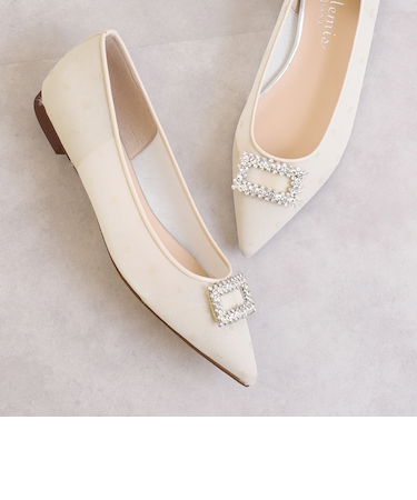 ビジューバックル　フラットパンプス