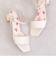 いちご柄中敷き チャンキーヒールストラップサンダル