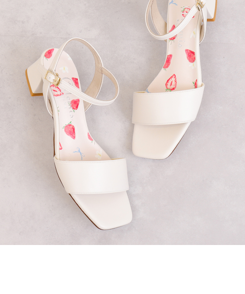 いちご柄中敷き チャンキーヒールストラップサンダル