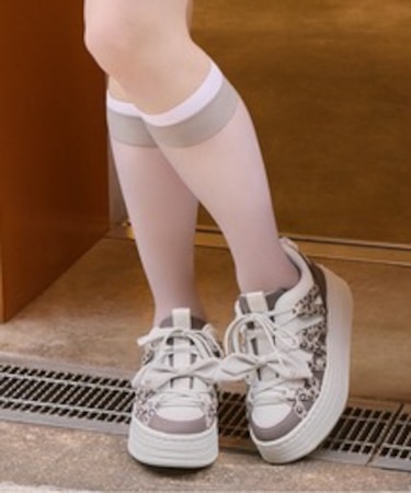 【軽量】リボンアクセサリー付き 厚底スニーカー