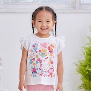 仲間たちとリンゴ柄Tシャツ