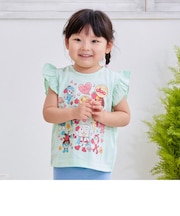 仲間たちとリンゴ柄Tシャツ