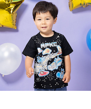 光る星柄半袖Tシャツ
