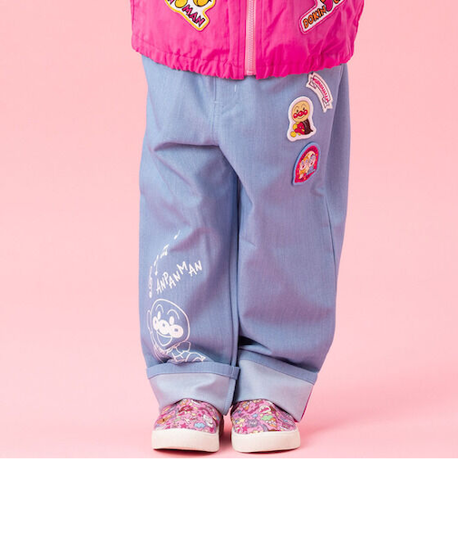 ワッペン付きデニムパンツ