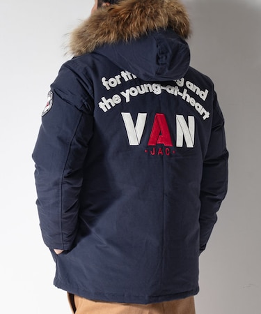 ダウンパーカー＜アーチロゴ＞