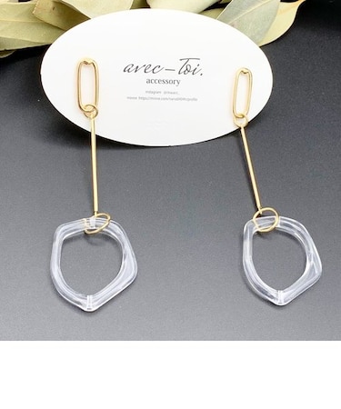 クリアパーツピアス